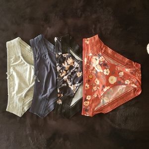 Daisy Fuentes Sexy Lace Trimmed Cheeky Panties Lot Set 4pcs Small